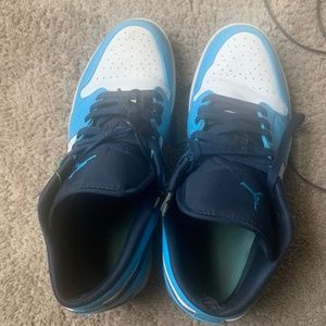 Air Jordan low UNC blue og